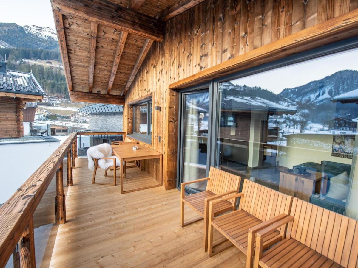 Apartment In Wald Im Pinzgau With A Carport Exterior foto